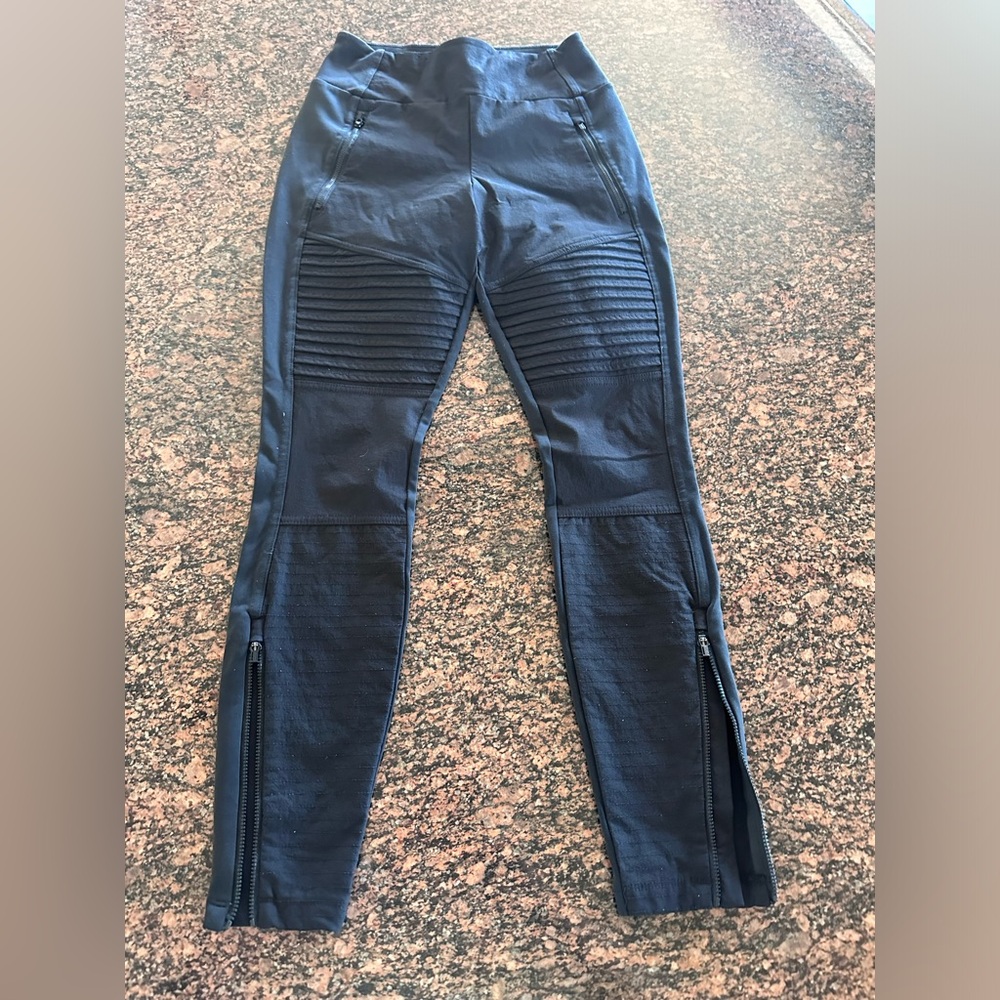 Athleta Headlands Hybrid Moto Tight Sz 4 EUC
